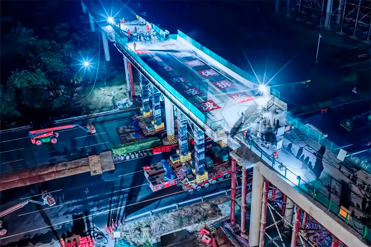 桥梁切割施工现场