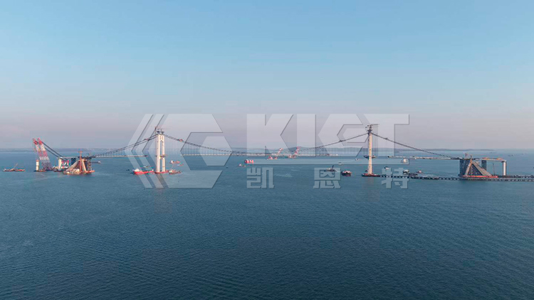 厦金大桥主桥合龙使用钢绞线提升装置