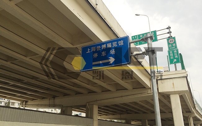 智能控制同步顶升液压系统用于上海卢浦大桥支座更换