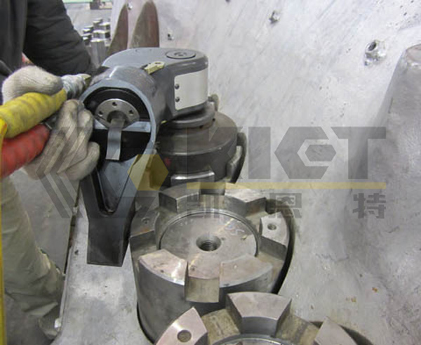 驱动式液压扭矩扳手用于火力发电厂发电机组检修螺栓拆