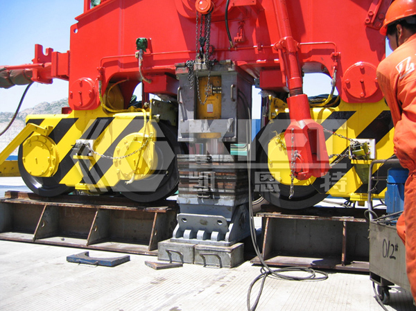 双作用大吨位液压千斤顶用于港口机械维修同步顶升