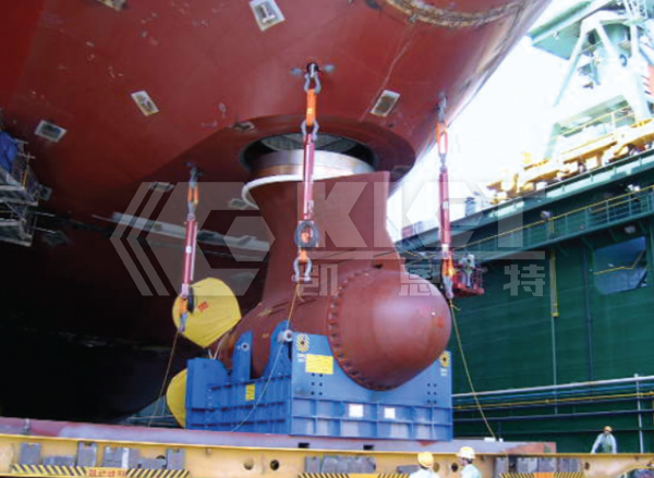 拉式液压千斤顶用于船厂螺旋桨同步提升安装