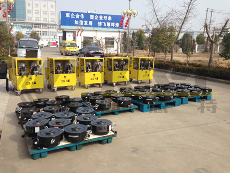 36点位同步顶升液压系统应用于上海卢浦大桥维修
